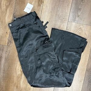 Forever 21 NWT Black Wide Leg Cargo Pants XL Y2K Utility